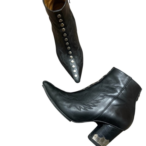 TOGA Pulla 37.5 (7-7.5) EUC Stud Boots with western sewn detail and metal heel - Picture 2 of 15